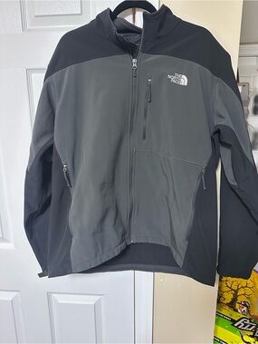 The North Face Men's Two-Tone Black and Charcoal Softshell Jacket